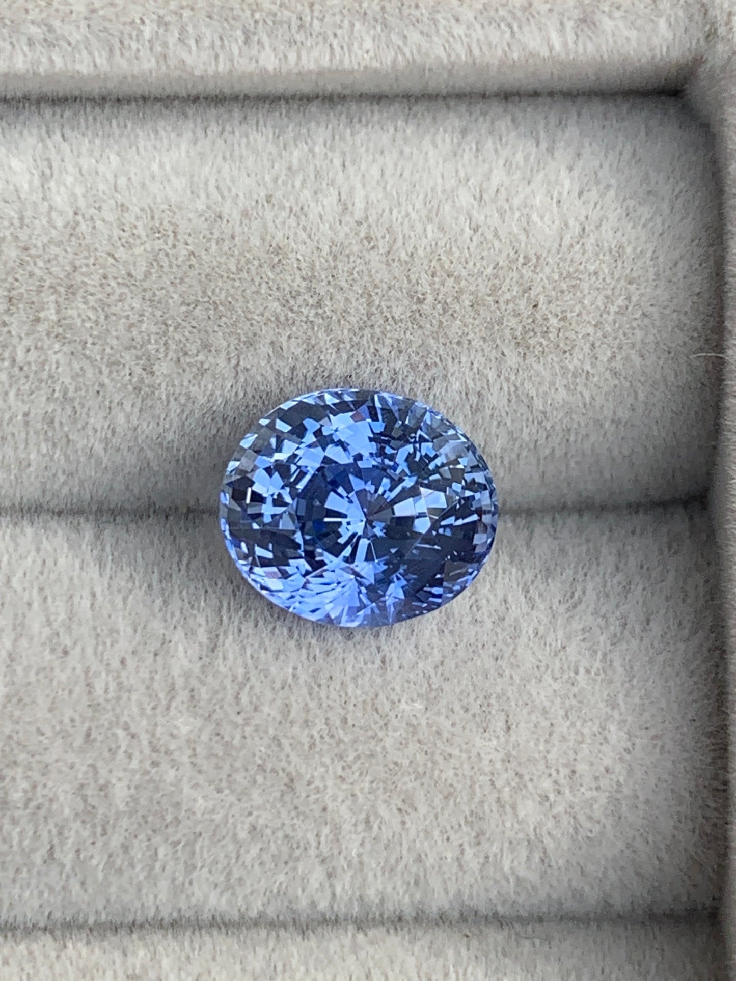 Saphir bleu • 3,04ct Bonnot Paris