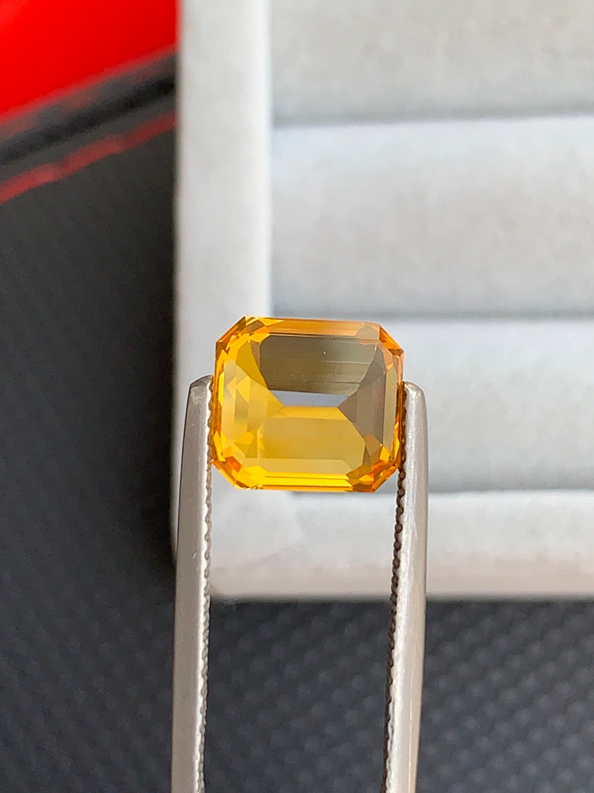 Saphir Jaune • 5ct Bonnot Paris