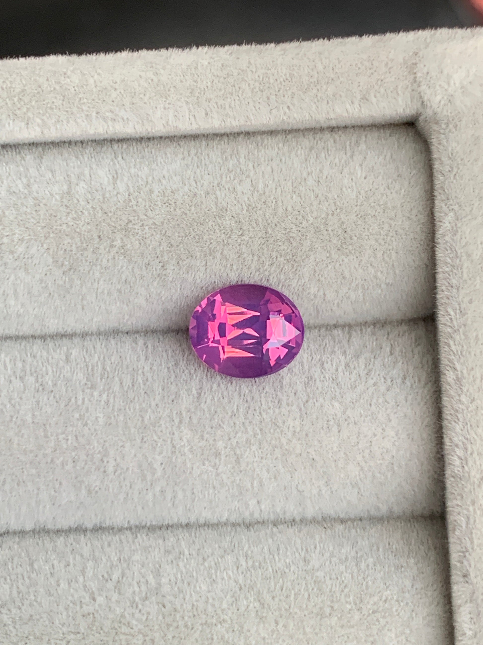Saphir Rose • 1,68 ct Bonnot Paris