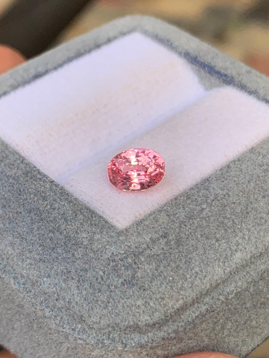 Saphir Padparadscha de Madagascar