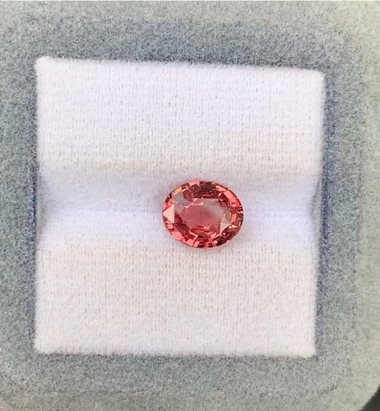 Saphir Padparadscha de Madagascar