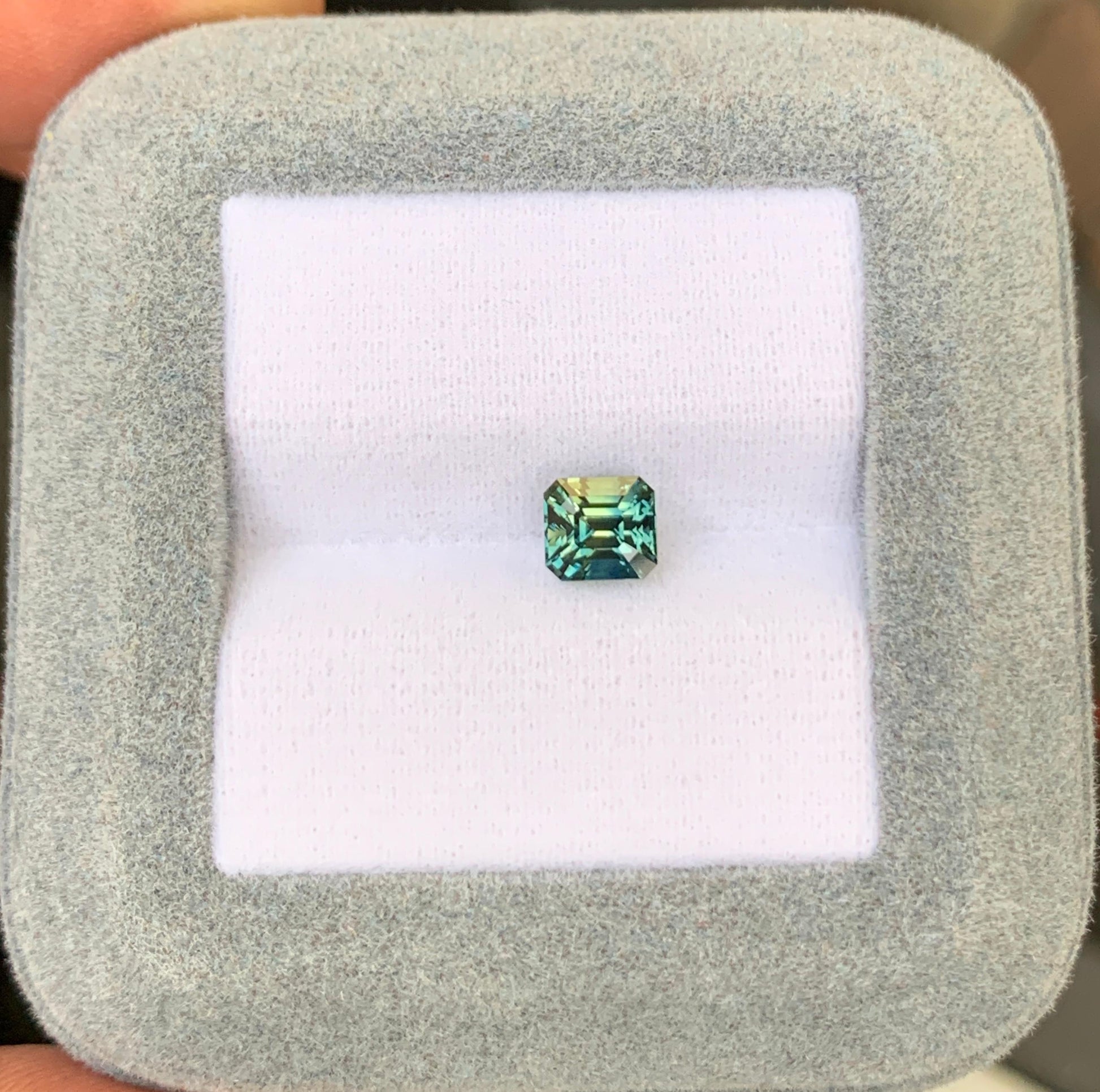 Saphir Teal de Madagascar