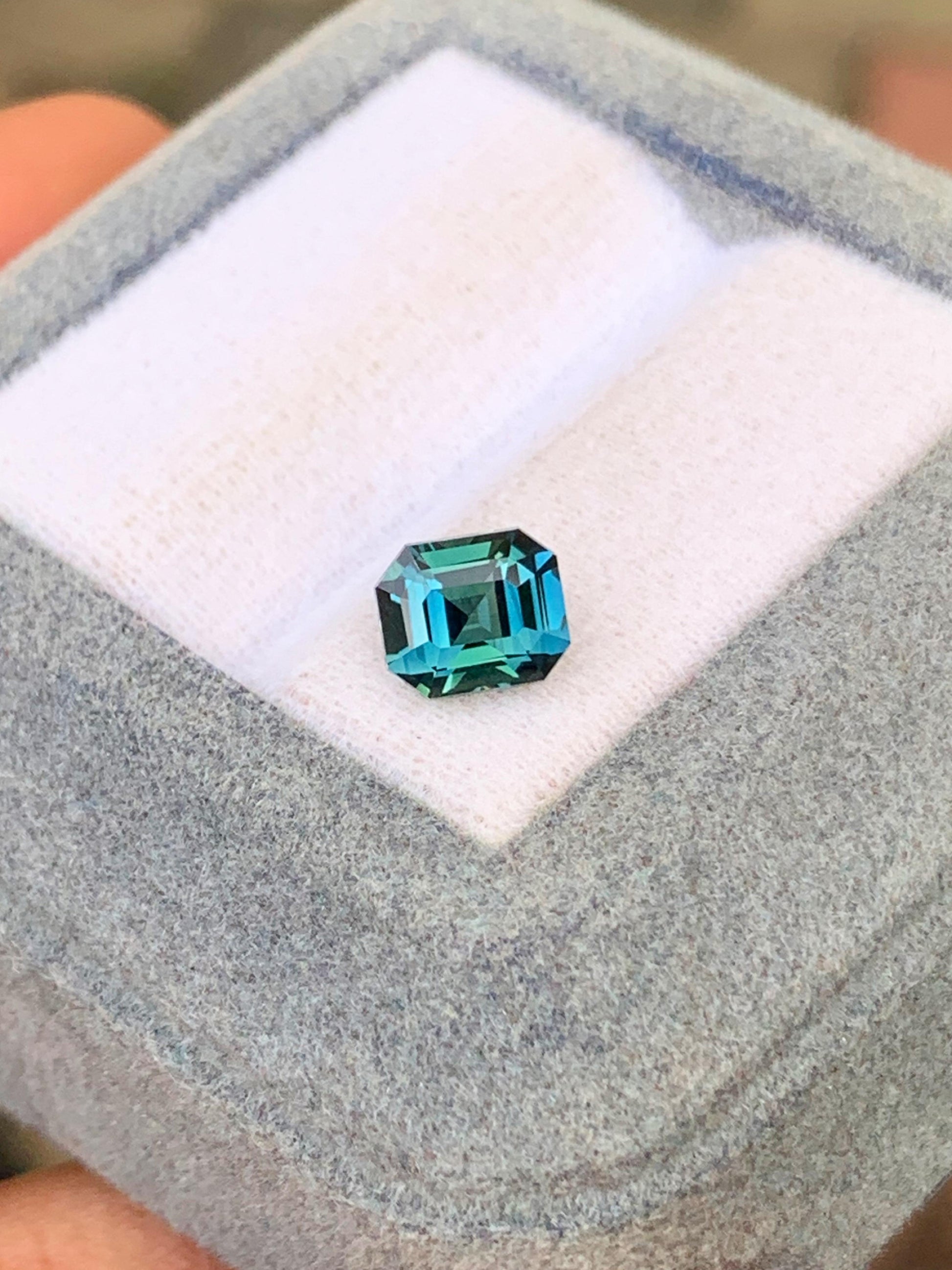 Saphir Teal de Madagascar