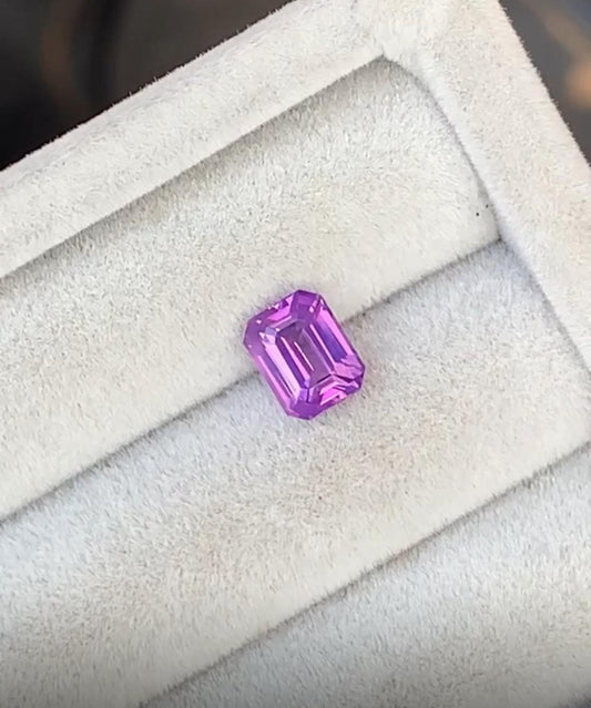 Saphir violet du Sri Lanka