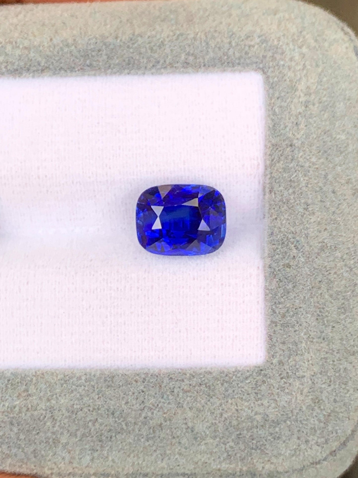 Saphir bleu origine Sri Lanka