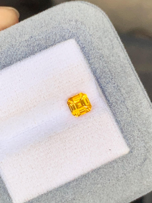 Saphir jaune du Sri Lanka