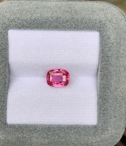 Saphir rose de Madagascar
