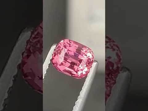 Saphir Padparadscha de Madagascar
