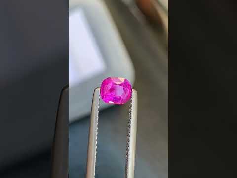 Saphir rose de Birmanie