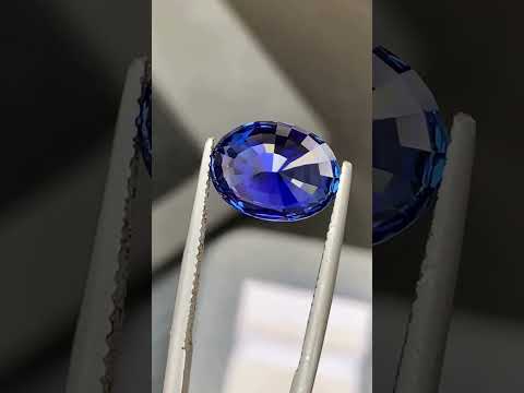 Sublime saphir bleu royal du Sri Lanka